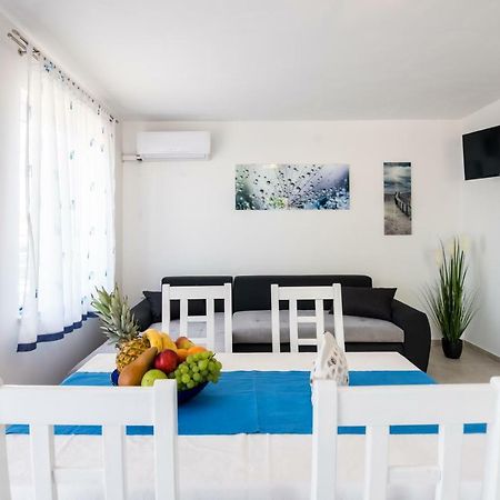 Apartments Dora Vantacici Eksteriør bilde