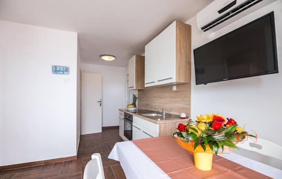 Apartments Dora Vantacici Eksteriør bilde
