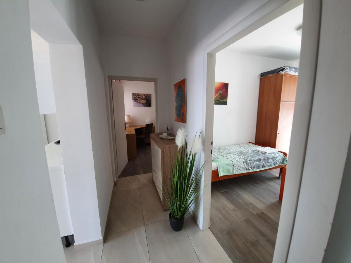 Apartments Dora Vantacici Eksteriør bilde