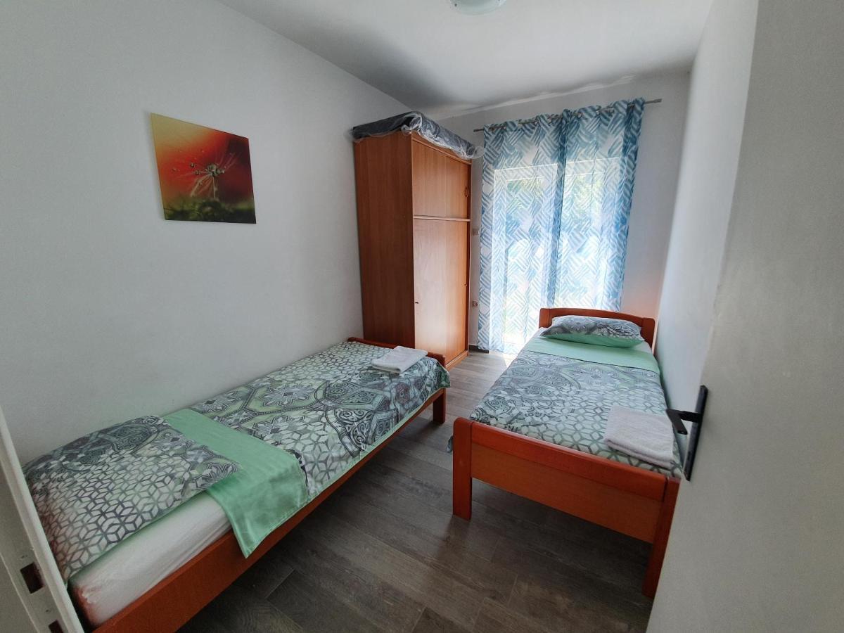 Apartments Dora Vantacici Eksteriør bilde