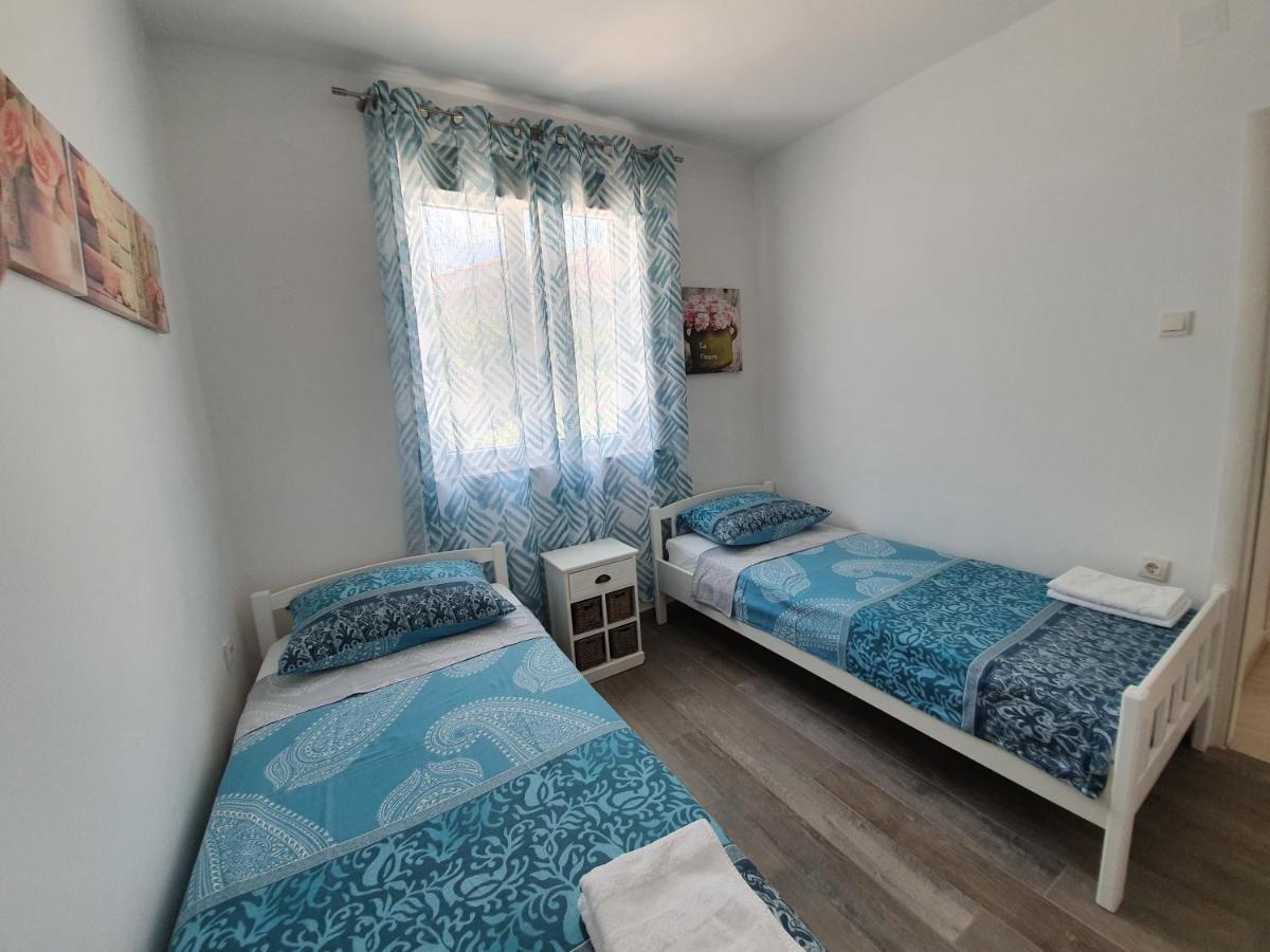 Apartments Dora Vantacici Eksteriør bilde