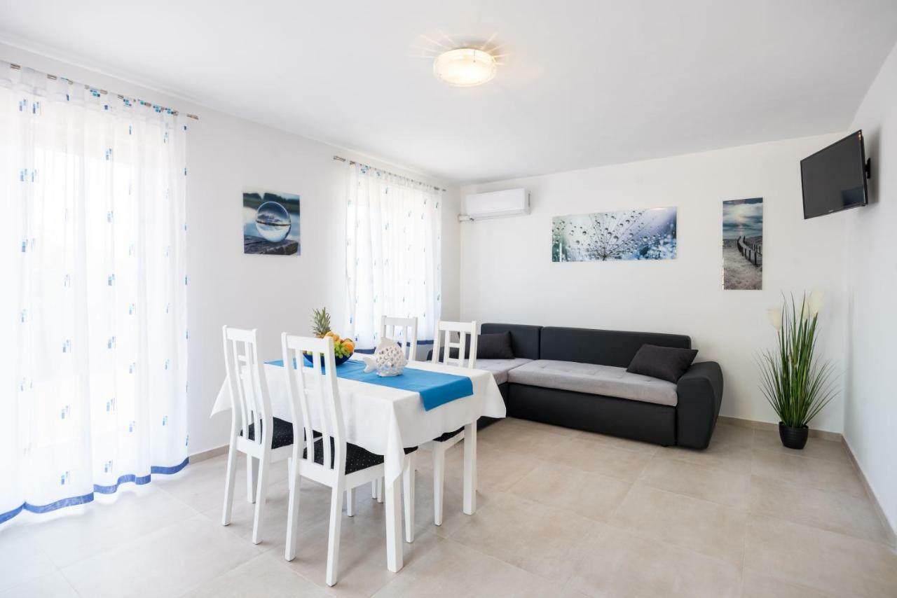 Apartments Dora Vantacici Eksteriør bilde