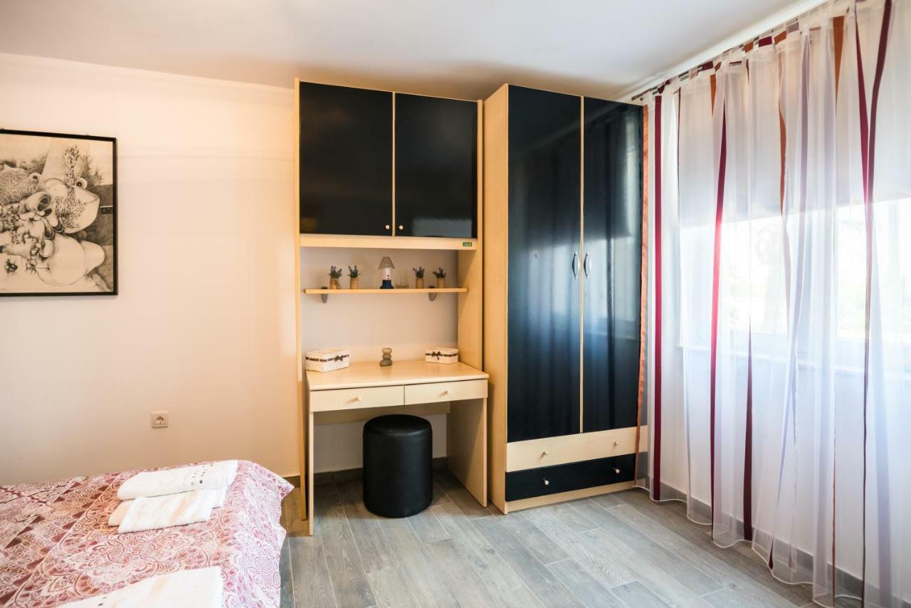 Apartments Dora Vantacici Eksteriør bilde