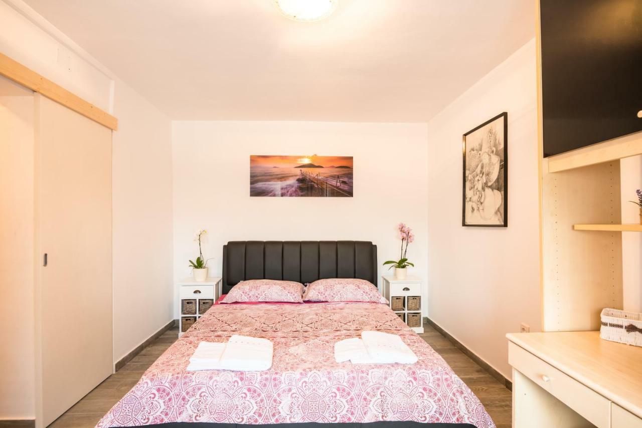 Apartments Dora Vantacici Eksteriør bilde